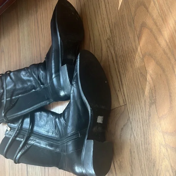 Boots - Picture 5 of 8